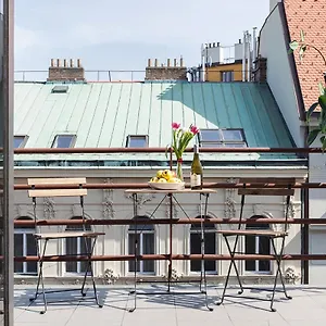 https://apt-la-terrasse-center.praguehotelsweb.com